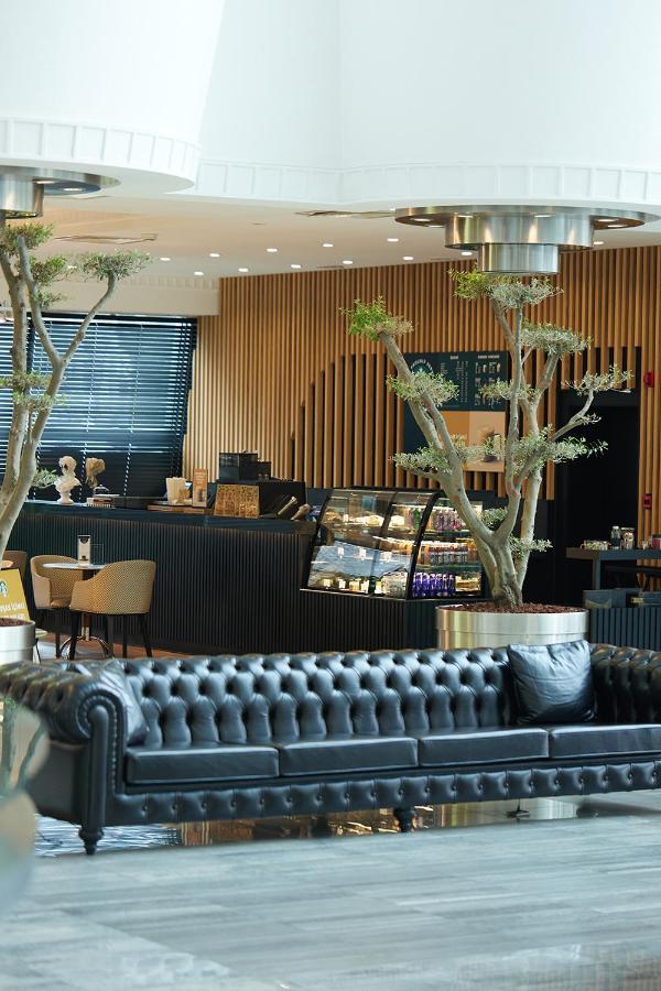 Metropolitan Hotel 5*